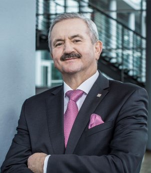 Prof-Neugebauer.jpg