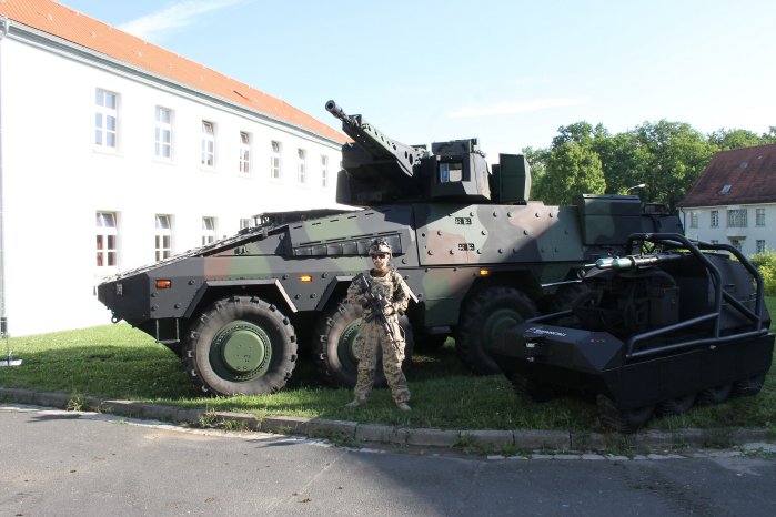 2017-07-13_Rheinmetall_Infantry_System (1).jpg