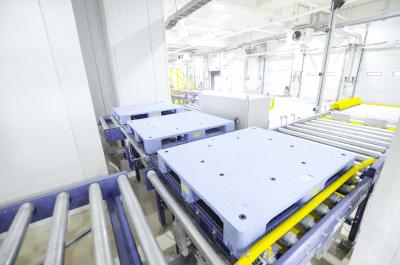 ORCA Cold Chain Solutions in Taguig/Manila ist das erste vollautomatische Tiefkühllager auf den Philippinen. Die Anlage ORCA Taguig erhöht die Logistikkapazitäten der Philippinen und die Vorbereitung auf unvorhersehbare Ereignisse erheblich. Der Leistungsumfang von SSI Schäfer beinhaltet ein vollautomatisches Hochregallager, eine Förderanlage, Pick to Tote Kommissionierarbeitsplätze und die Logistiksoftware WAMAS®