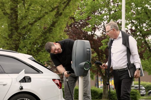 E-Ladesaeulen bei SoftwarePartner.jpg