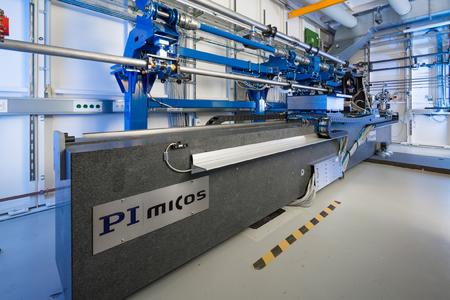 Adequate instrumentation for large-scale research facilities: Experiments require high-precision alignment of sample, detector and optical elements. The Beamline Instrumentation Division from Physik Instrumente (PI) ensures seamless instrumentation, from individual components to complete solutions (Image: PI / Beamline P05 (HZG) / PETRA III (DESY))