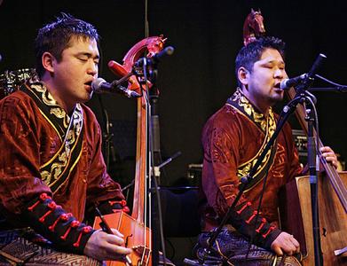 Seeda aus der Mongolei gastieren im Schloss Landestrost