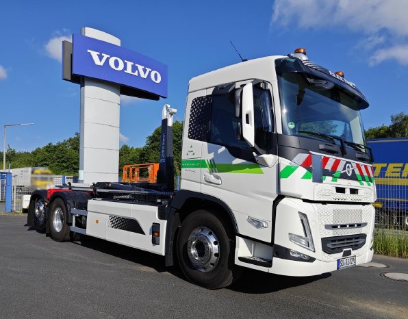 Volvo Trucks_1000-E-Lkw_08.jpg