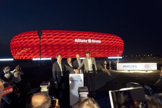 Philips_LED-Beleuchtung_Allianz Arena_Inbetriebnahme_05.jpg