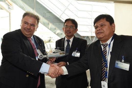 PTDI_signature_ceremony_©_Copyright_Airbus_Helicopters_Patrick_Penna.jpg