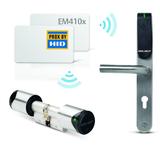 Mit ASSA ABLOY immer einen Schritt voraus: AperioTM ermöglicht jetzt eine kabellose Anbindung von mechanischen Türen an bestehende 125 kHz-Zutrittskontrollsysteme per Funktechnologie (Foto: ASSA ABLOY)