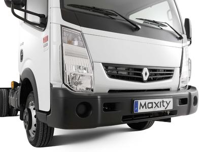 Der neue aerodynamische Stoßfänger verleiht dem Renault Maxity Euro 5 ein kräftigeres Erscheinungsbild