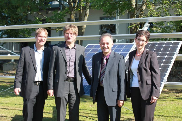 MdL Dr.Brenner bei Krannich Solar.jpg