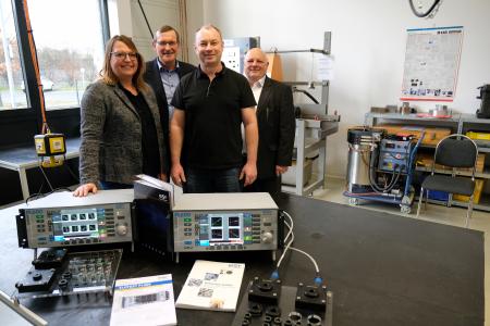 New Eddy Current Test Instruments ELOTEST PL600 for the Training Center of the
DGZfP - Petra Rohmann, Thomas Schwabe, Holger Nowak (DGZfP) and Jürgen Lauer.