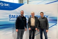 (v.l.): Martin Winkel (Vertrieb Drucklufttechnik, Optiflex Druckluft GmbH), Werner Baumann (Distribution Account Manager Indirect Sales, SMC Deutschland) und Jochen Kill (Geschäftsführender Gesellschafter, Optiflex Druckluft GmbH) freuen sich auf die zukünftige Zusammenarbeit. Foto: SMC Deutschland GmbH
