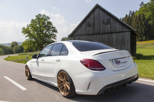 low_KW_V3_Mercedes-Benz_C63AMG_Fahraufnahme02.jpg