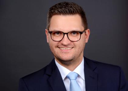 ysura gewinnt Spitzentalent Joern Jackowski und betritt den OTC Markt