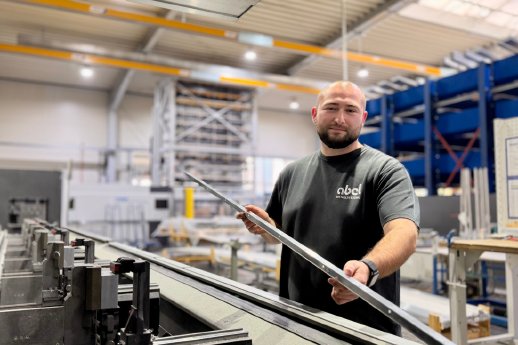 abel_metallsysteme_karriere_stellenanzeige_Zerspanungsmechaniker_1100x733