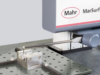 Für ausgewählte Konturenmessplätze, bspw. das hier abgebildete MarSurf CD, bietet Mahr ab sofort Kalibrierscheine auf DAkkS/DKD-Niveau an