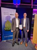 Philipp Graf und Martin Krause von BVT nehmen den Preis entgegen