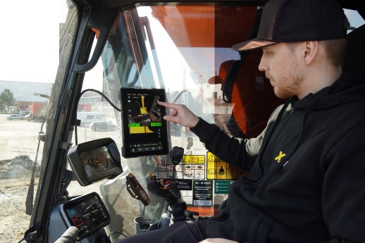 Xsite_Display 10_in Kabine.JPG