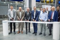 von links nach rechts: Lukas Franz | Abteilungsleiter Oberflächentechnik, Bernd Weidner | zuständiger Geschäftsführer von ARNOLD, Dirk Döllner | CEO der ARNOLD GROUP und EVP der Würth-Gruppe, Robert Friedmann | Sprecher der Konzernführung der Würth-Gruppe, Thomas Müller | Leiter des Kompetenzcenters Wärmebehandlung und Oberflächentechnik, Rolf Bauer | Ehrenmitglied des Beirats der Würth-Gruppe und ehemaliges Mitglied der Konzernführung der Würth-Gruppe.