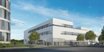 Grundsteinlegung für die Modellfabrik des Kunststoff-Zentrums SKZ Würzburg. Der kompakte, moderne Baukörper wird mit einer metallenen Haut versehen. Diese Fassade besteht aus einzelnen, als System aufgebauten, horizontalen Metallbändern, die sich um das Gebäude legen.
Rendering: 3D Betrieb GmbH/SKZ Würzburg