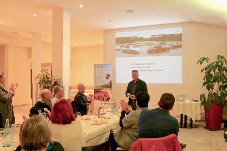 Karl-Heinz von Lackum entwickelt Leitbild für Porscheclub Darmstadt