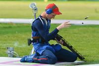 Peter Wilson, Olympiasieger im Doppeltrap. Stöße an seinem Gewehrschaft werden von einer auf ACE-SLAB Material basierenden Entwicklung von Recoil Systems gedämpft / Bildnachweise: ACE Stoßdämpfer GmbH / Recoil Systems
