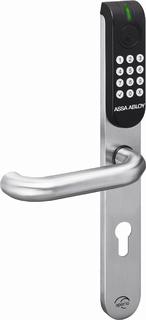 Der neue AperioTM PINpad-Türbeschlag von ASSA ABLOY sorgt für doppelte Sicherheit bei der Authentifizierung. Darüber hinaus kann er schnell und problemlos montiert werden – ganz ohne Verkabelung (Foto: ASSA ABLOY )