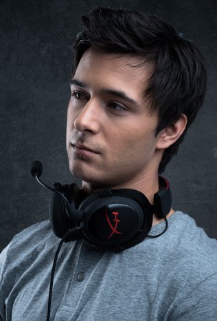 HyperX_Cloud_headset_black_Cloud-headset-model_09_08_04_2014_01_34.jpg