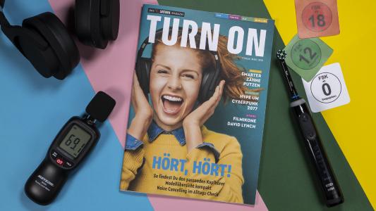 Jetzt in allen deutschen SATURN Märkten: Das neue Print-Magazin TURN ON