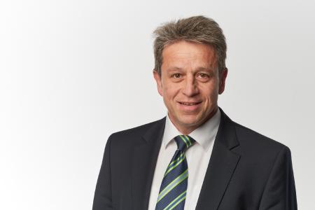 Der neue Vertriebsleiter von Schneider-Kreuznach, Dr. Raimund Lassak