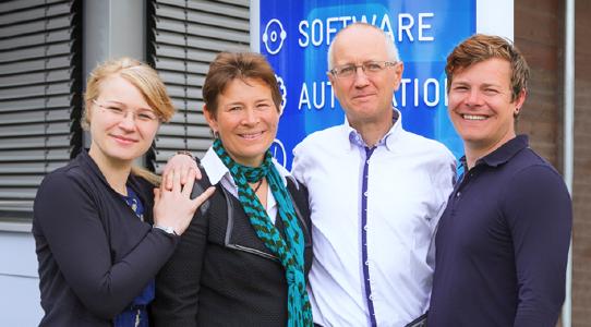 Carina Clausohm - IT Project Manager, Katharina Clausohm - Business Executive, Michael Clausohm - Technical Development Manager, Heiner Clausohm - Workshop Manager (v.l.n.r.)