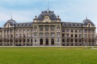 Die Universität Bern könnte universitaet.be registrieren