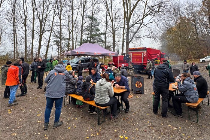 ARJES Save Nature Pflanzaktion 05.jpg