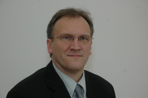 08-052 - Portrait Prof. Dirk Biermann.JPG