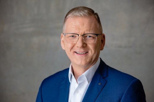 pi-zv-prof-christoph-igel-verstaerkt-institutsleitung-am-fraunhofer-fkie.jpg