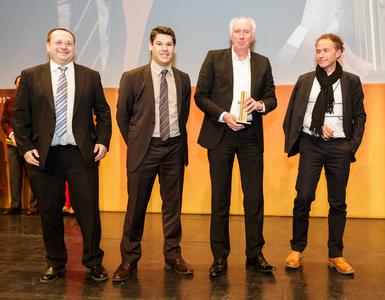 Guido Höller, Pierre Jeunesse, Ralph Bertelt, Werner Aisslinger (v.l.) freuen sich über den iF gold award.