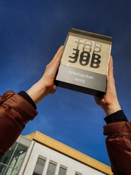 TOP JOB 1.jpg