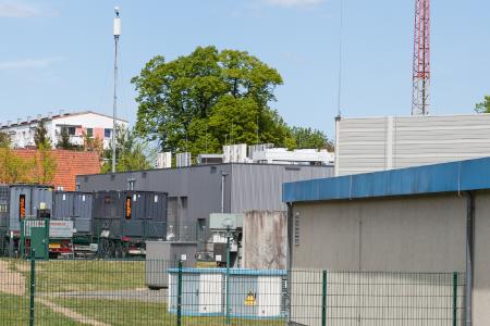 Die zwischen WEMAG-Batteriekraftwerk und Umspannwerk stationierten elektrischen Bauelemente simulierten den Stromverbrauch von etwa 20.000 Haushalten / Foto: WEMAG/Stephan Rudolph-Kramer
