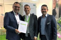 Lothal Datentechnik ist PCS Excellence Partner, hier ein Bild der Auszeichnung von 2019 mit Geschäftsführer Dirk Lothal (Lothal Datentechnik, Mitte), Matthias Kleemeier (PCS Geschäftsführer, links) und Manuel Meinerz (PCS Account Manager, rechts).