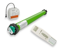 Die Produktgruppe bestehend aus einem Standard-Antrieb (hier der SP-Antrieb mit Spindelendabschaltung), i-R Receive (Funkempfänger) und i-R Multi Send, dem 5-kanaligen Handsender mit integrierter Schaltuhr