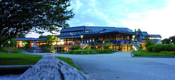 Schwabenlandhalle Fellbach Aussen Abend