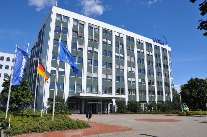 tuev-nord-headquarters-hannover.jpg