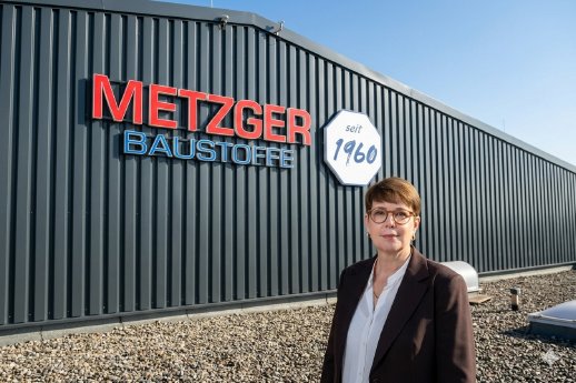 2026-03_Neue-Fassade_Metzger-Baustoffe-Luenen_Katharina-Metzger.png