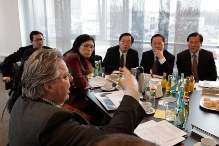Volko_loewenstein-im-Gespraech-mit-taiwanesischer-delegation.jpg
