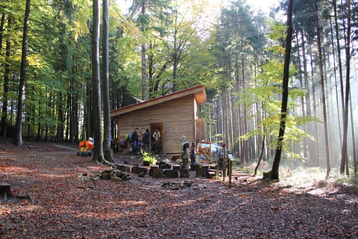 Waldkindi_HÃ¼tte.JPG