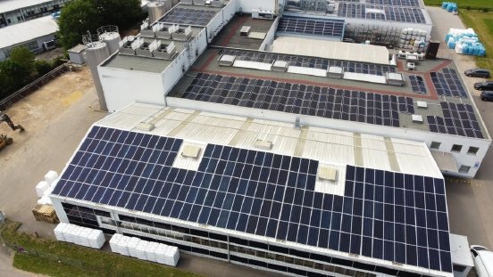 Firmengebäude Photovoltaik.jpg