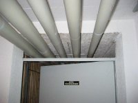 Mängel beim Brandschutz: Der Einbau von Feuerschutzabschluss und Schottung ist falsch bzw. nicht vorhanden