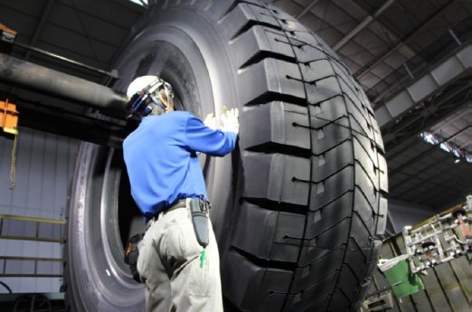 Bridgestone investiert rund 158 Mio. EUR in das Werk Kitakyushu für die Produktion von Bergbau-.jpg