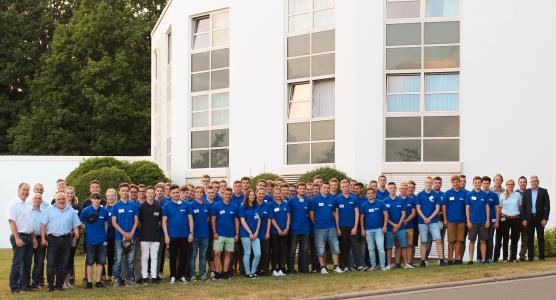 Good prospects thanks to qualified training: KHS is supporting 50 new young professionals.