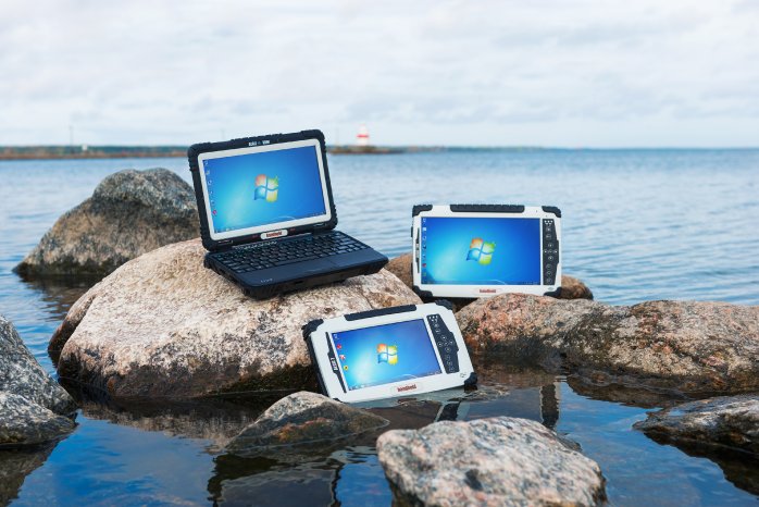 Algiz-product-family-rugged-computers-handheld-IP65-water-rocks.jpg...