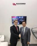 Partnershaft Blackbird Robotersysteme und Intech, Japan