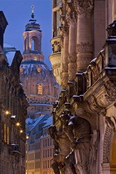 Dresden-Winter-Fotolia_73688665-Michael-Tewes.jpg
